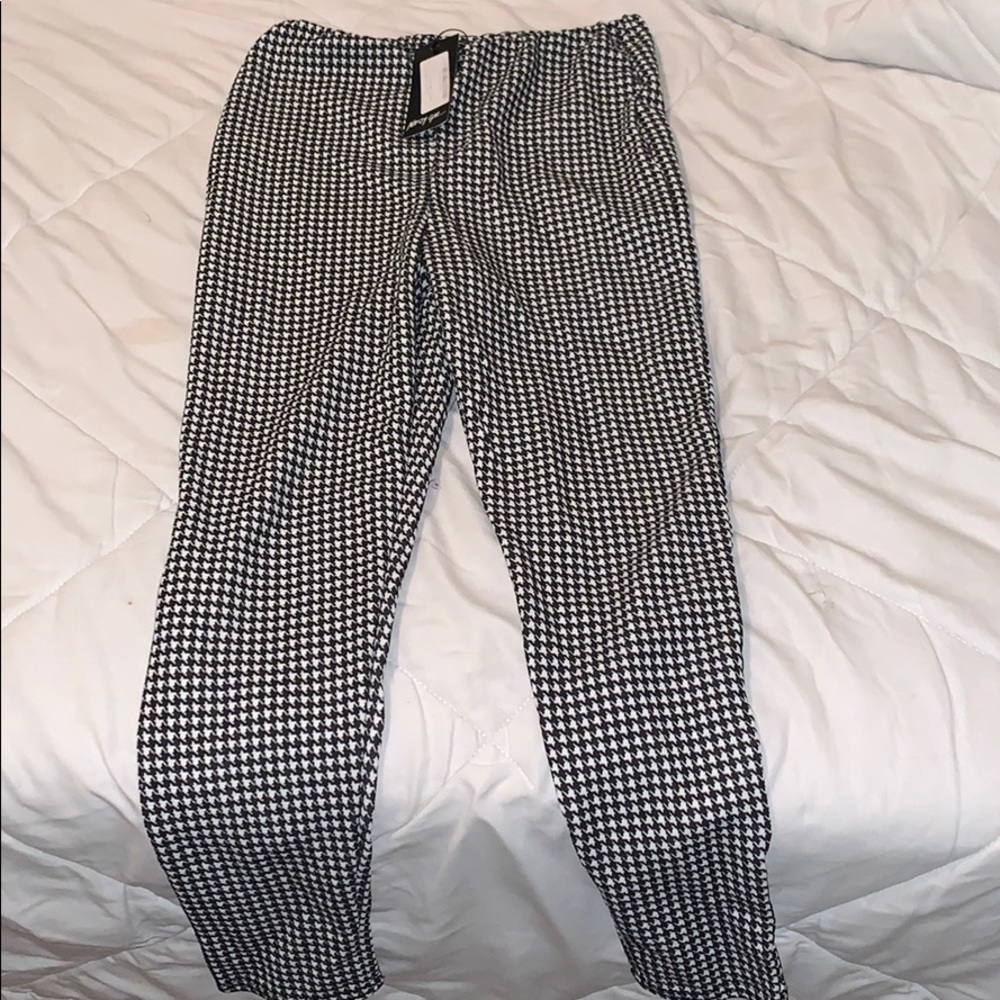 Nasty gal houndstooth pattern pants sz 4